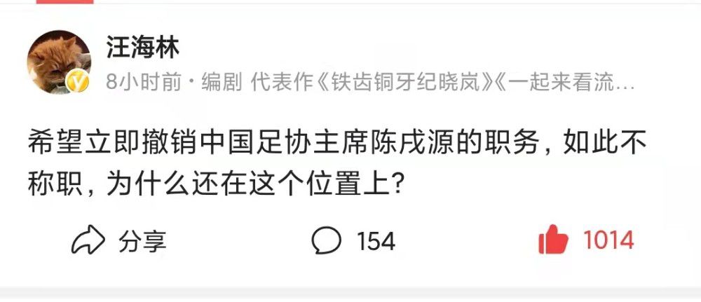 周韬从小得了先本性心脏病，对将来布满着消极立场，并一向思疑这个世界上，真的是不是存在比本身人命还要主要的人，她是不是就在我的身旁？周韬年数轻轻，成天混迹在堂弟周文的服装店，直到一天周韬不测启动了将来穿超出来的机械人D号，周韬用尽所有方式也甩不失落这个“高端产物”，无奈周韬率领着D号起头融进这个世界。逐步，周韬改变了曾想“扑灭世界”的消极立场，和四周的人，都因D号存在，发生了分歧影响……